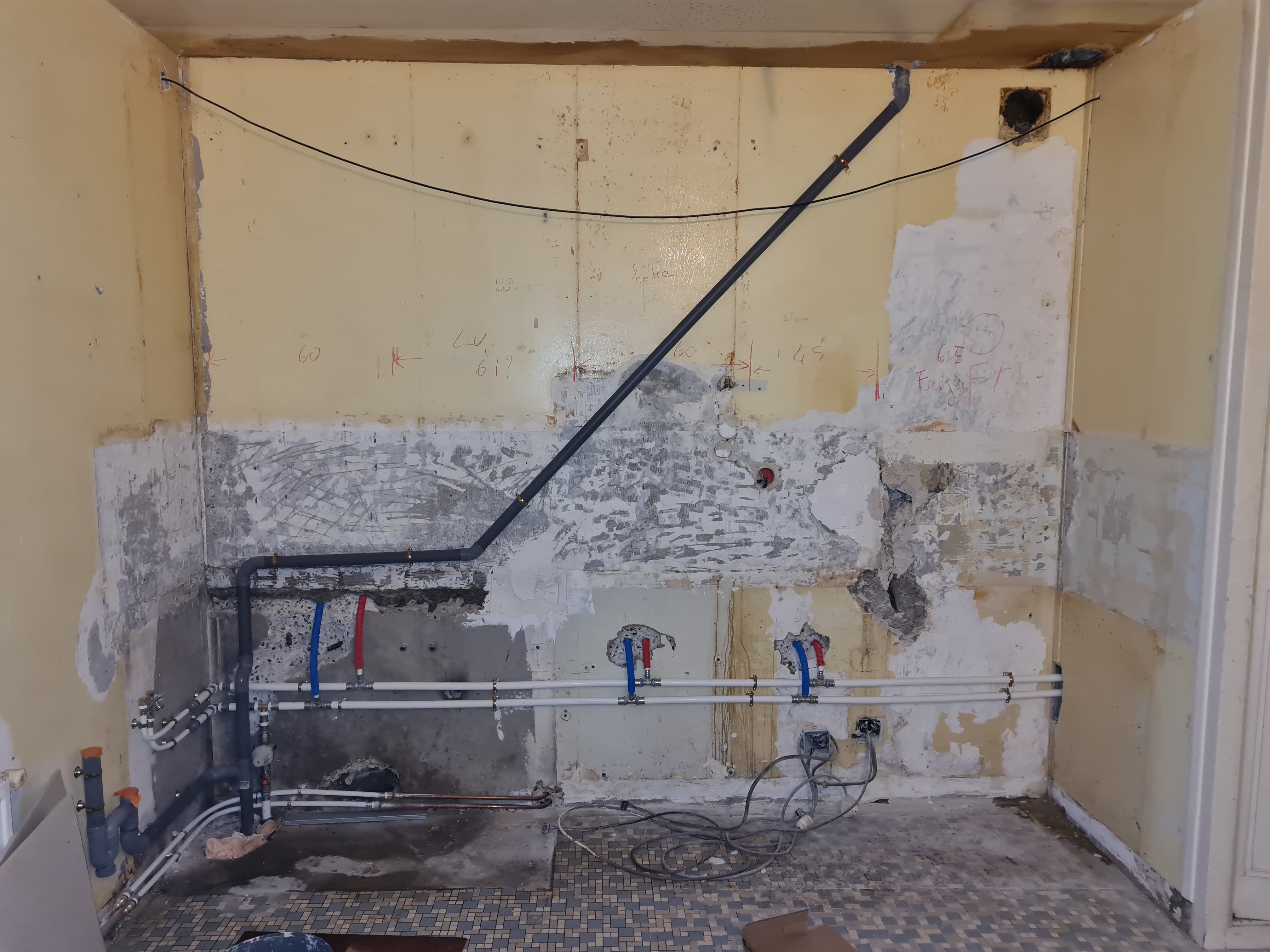 Avant Rénovation sanitaire complète