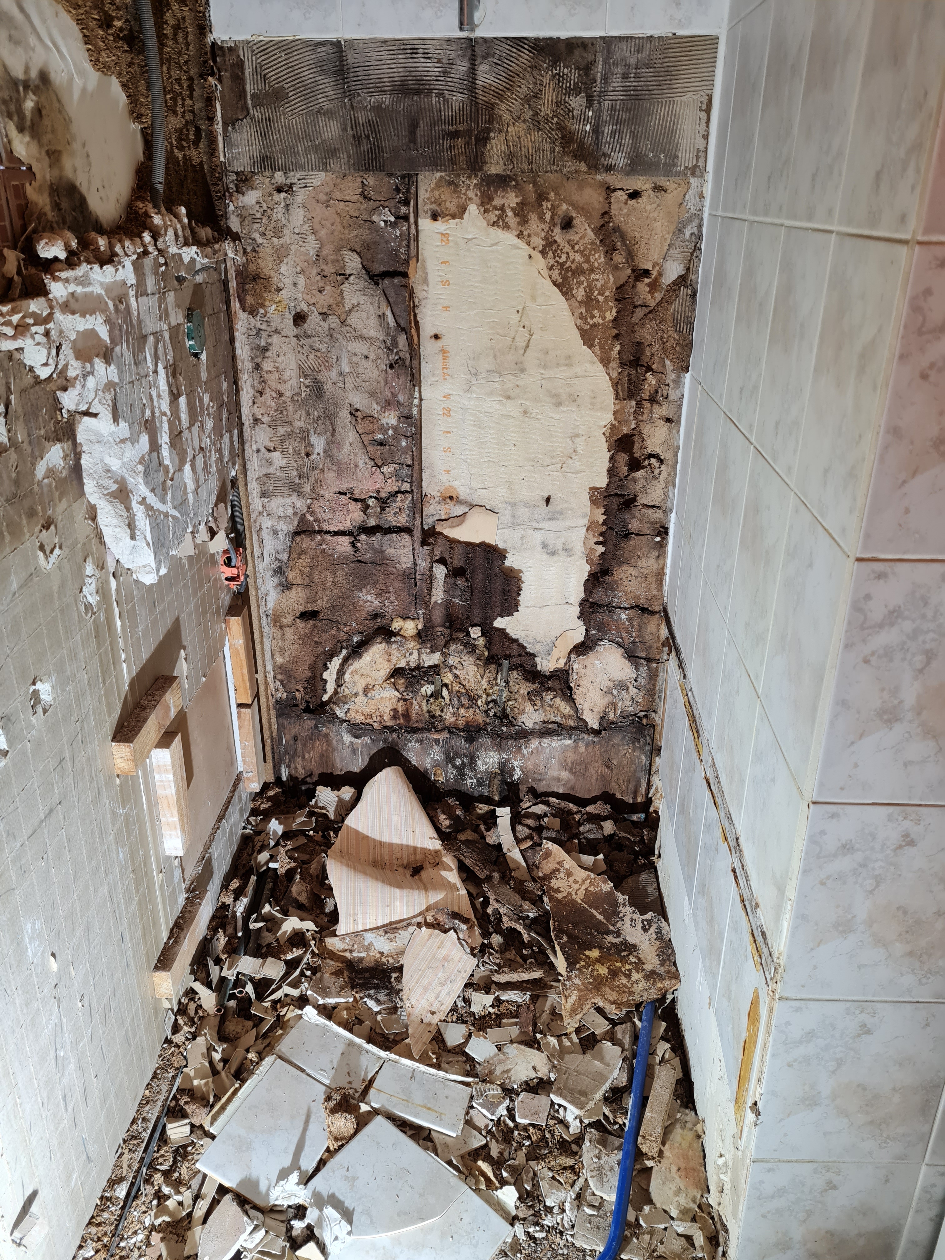 Avant Rénovation complète salle de bain